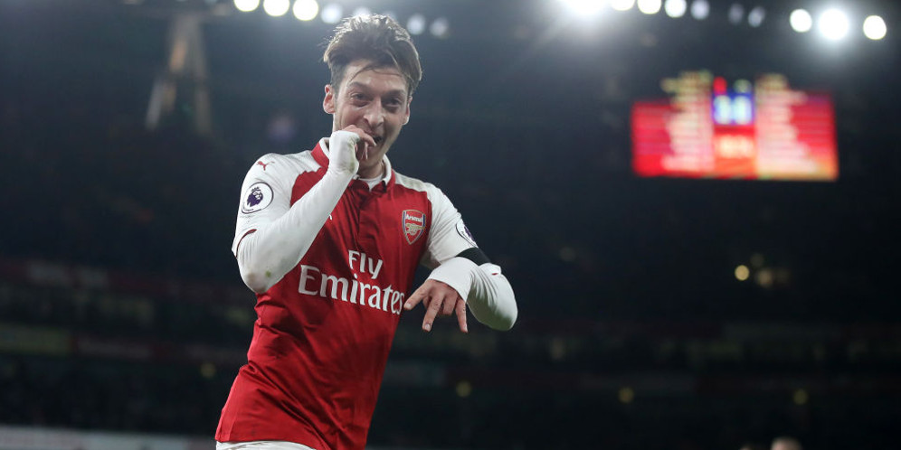 Teken Kontrak Anyar, Ozil Fix Bergaji Tertinggi Di Arsenal thumbnail